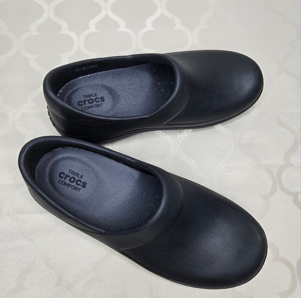 CROCS Black Triple Comfort Non Slip Work Clogs Shoes Size 7